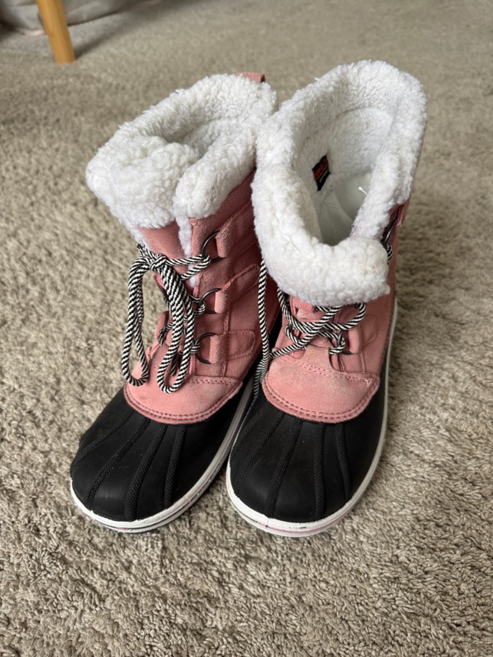 Youth Girls Pink and Black Sherpa-Lined Snow Boots